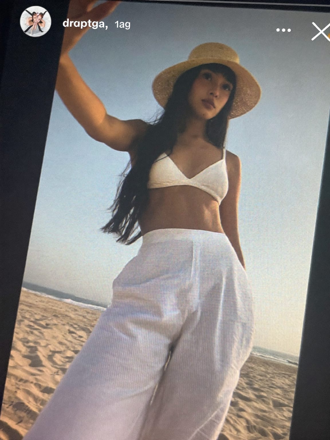 Look 11: The Shoreline — old money beach outfit